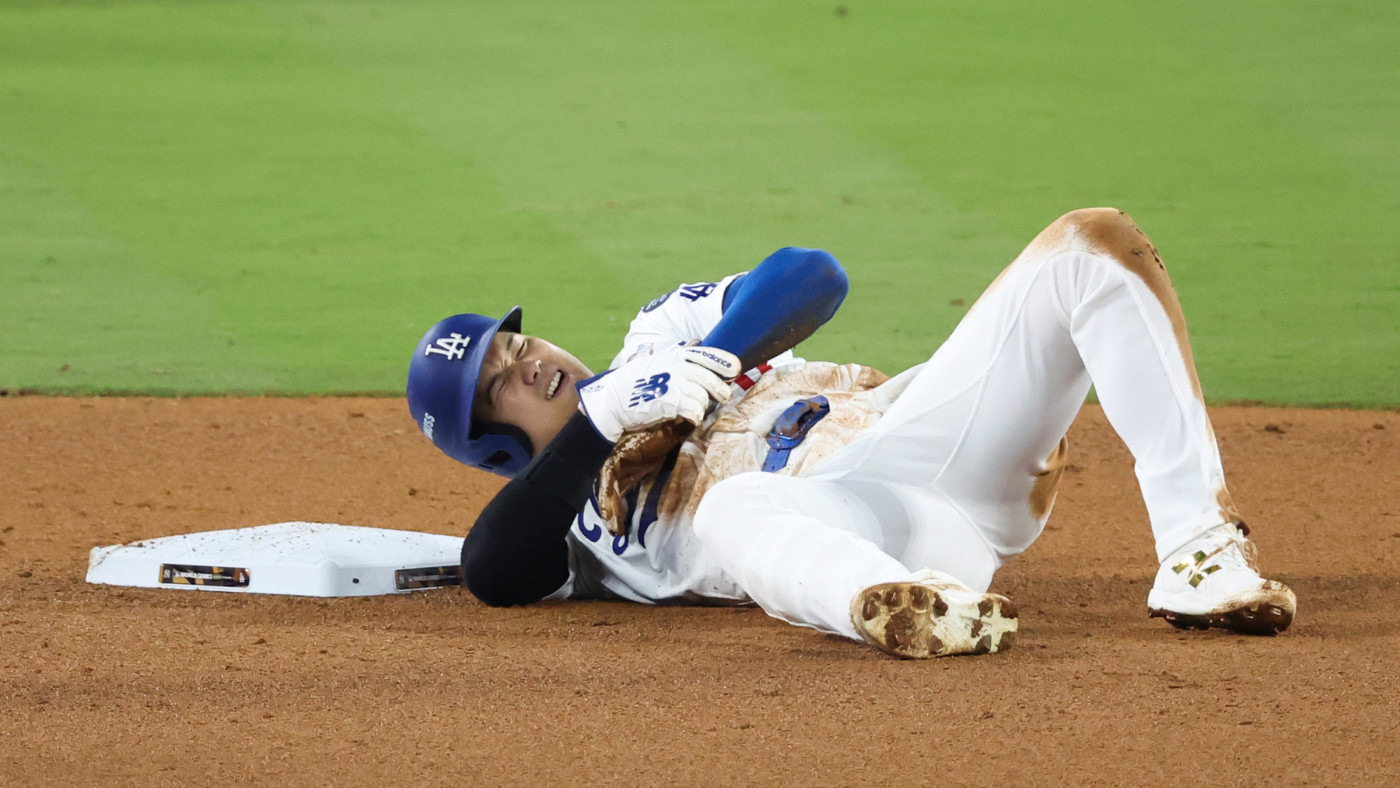 Shohei Ohtani injury: Dodgers star helped off field in World Series Game 2 after awkward slide