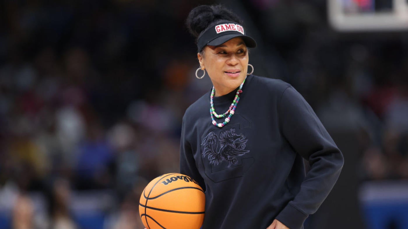 South Carolina's Dawn Staley explains how she keeps players' confidence high while managing deep roster