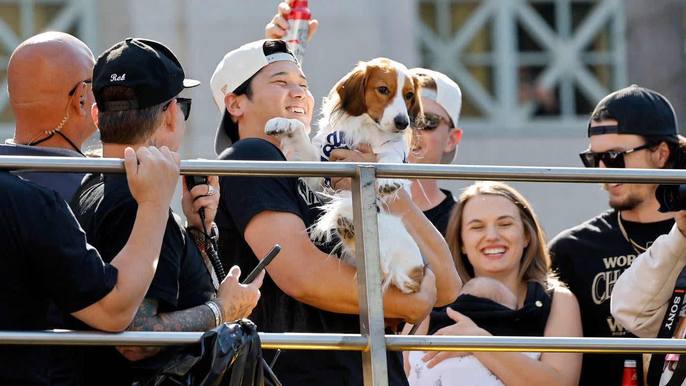 Dodgers championship parade: Shohei Ohtani and dog Decoy show out; buses stuck in traffic among highlights