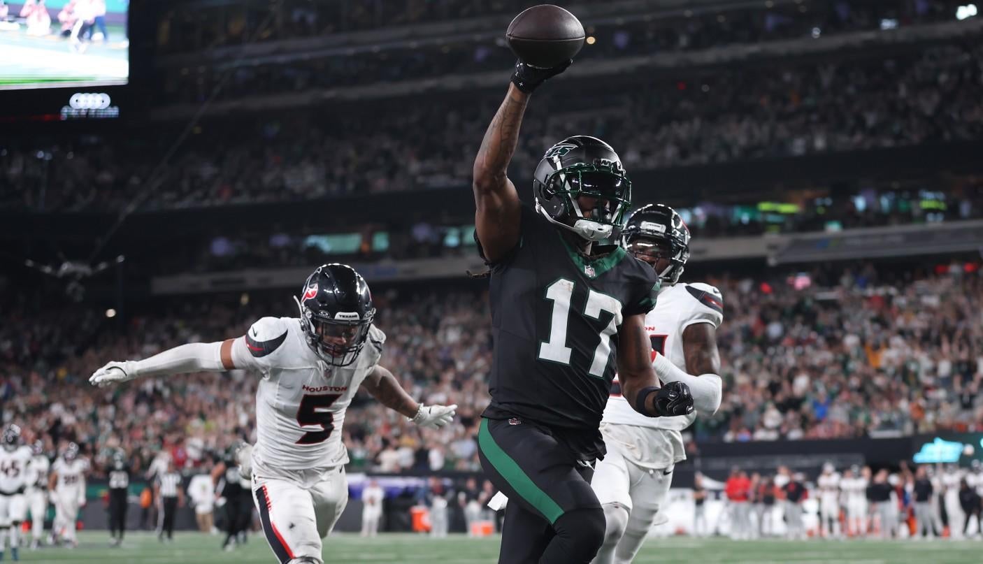 Jets vs. Texans score: New York snaps five-game losing skid behind  incredible catch by Garrett Wilson - CBSSports.com