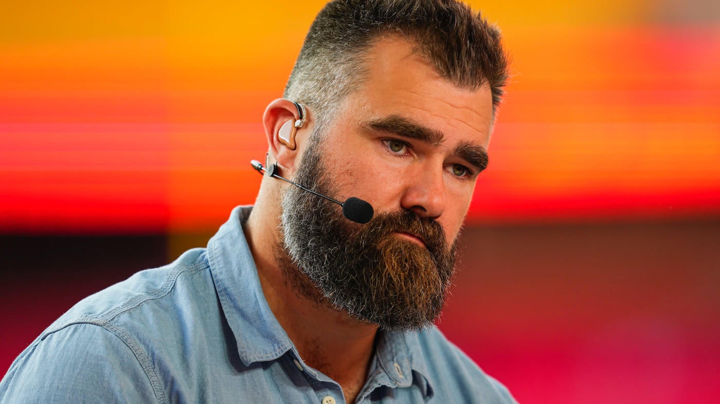 LOOK: Jason Kelce slams phone of fan who directed homophobic slur at brother Travis