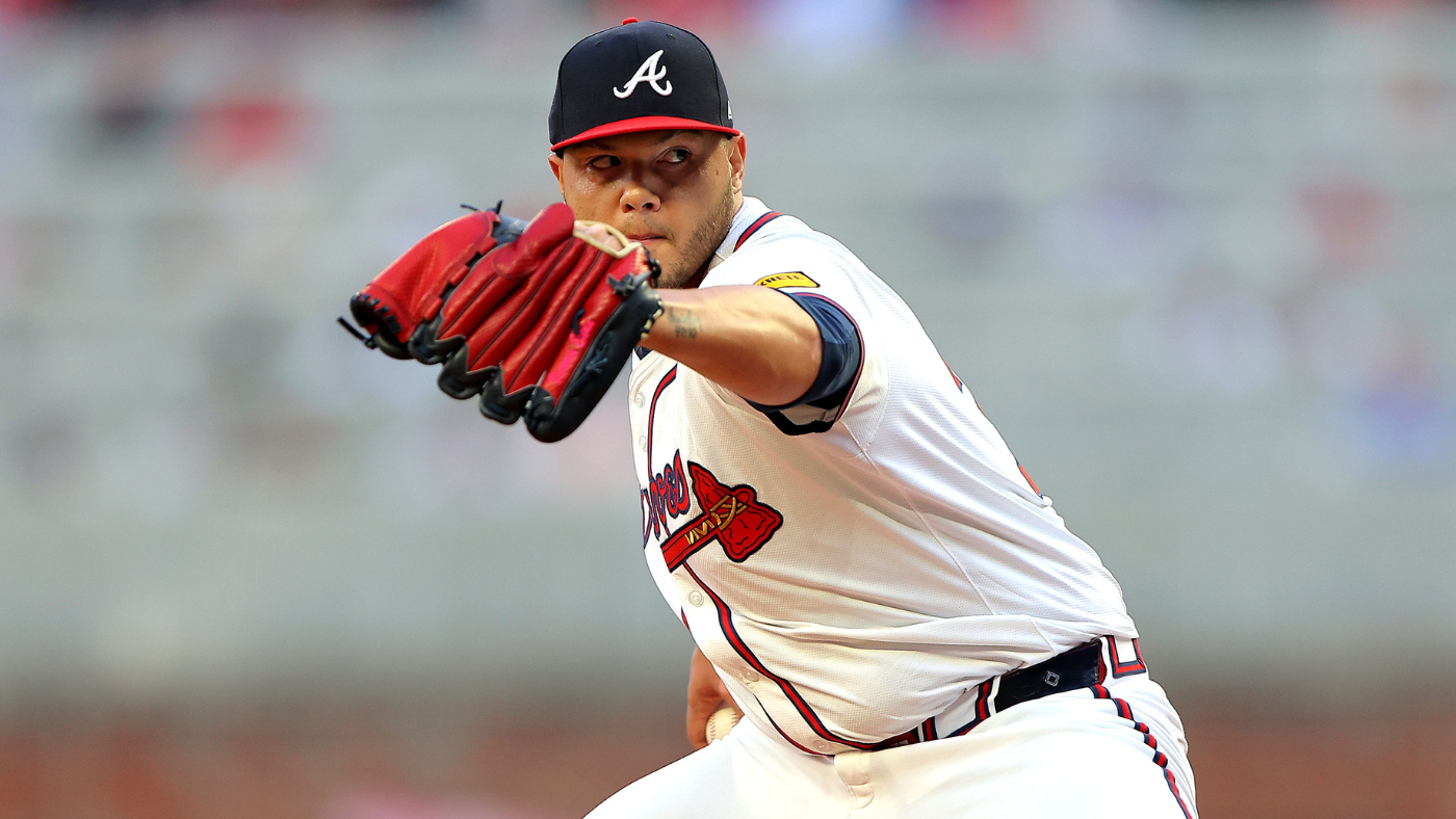 Key Braves reliever could miss all of 2025 MLB season as team's bad injury luck continues in offseason