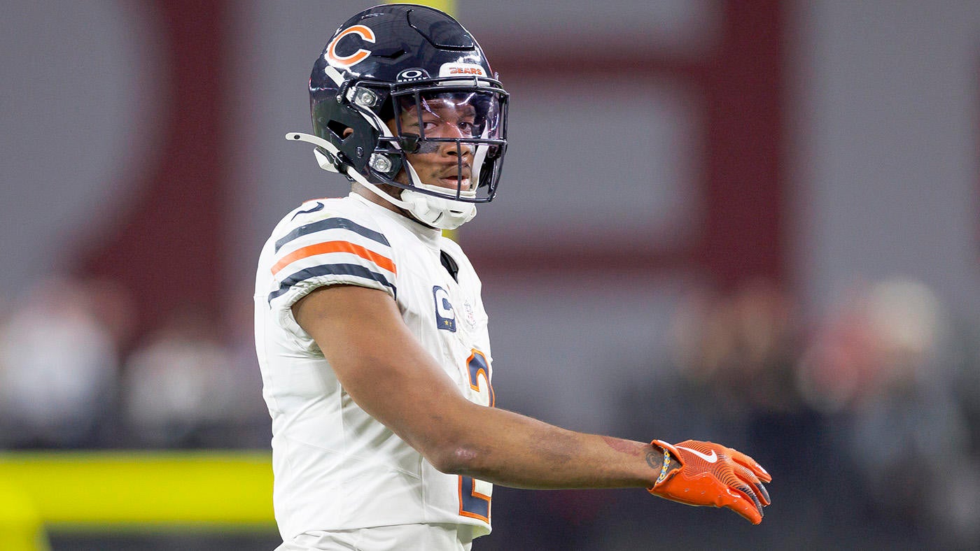 Bears' DJ Moore addresses Matt Eberflus' handle on locker room after walking off field in middle of play