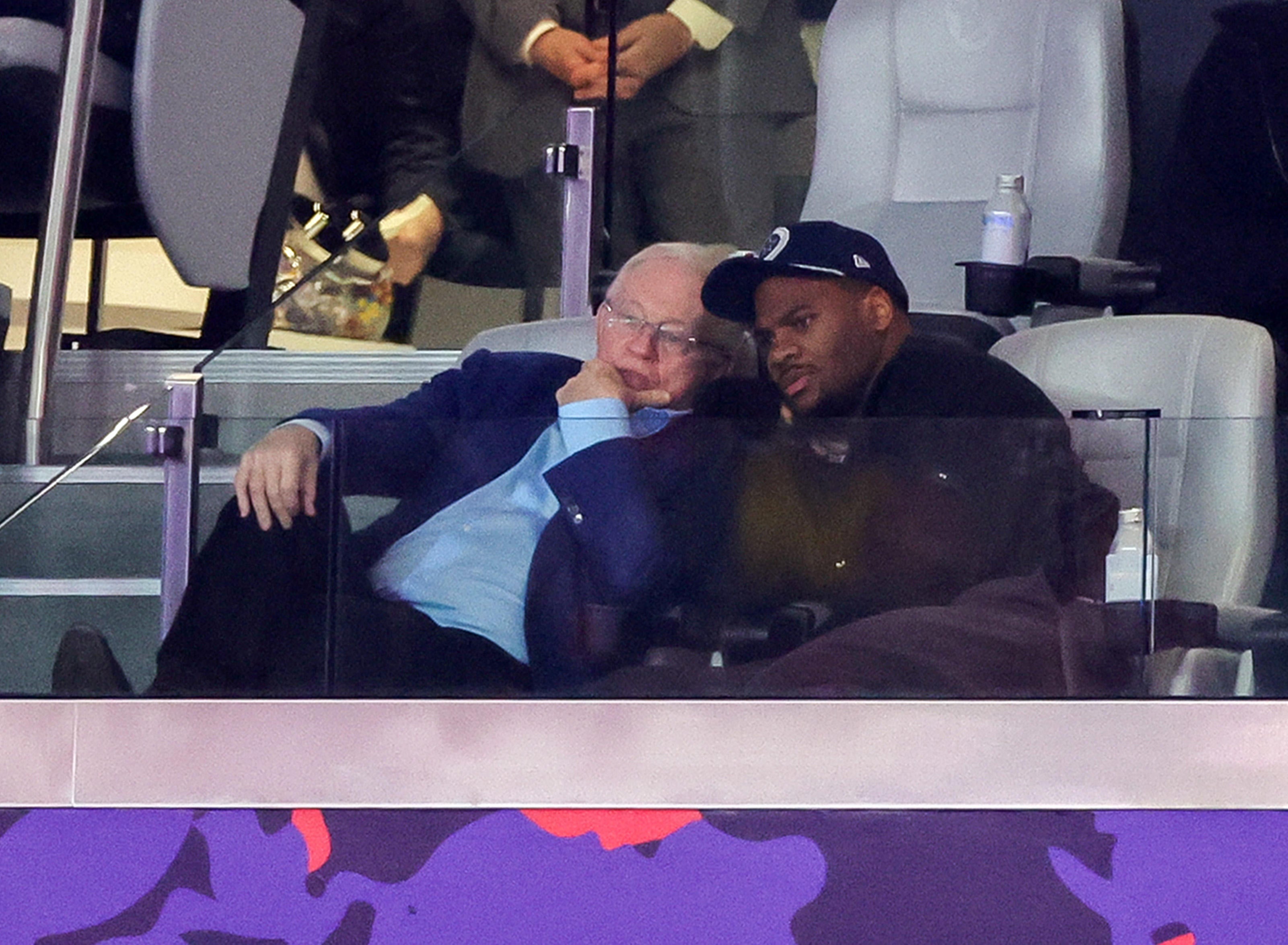 Cowboys' Jerry Jones explains his rationale for buying at trade deadline to Micah Parsons