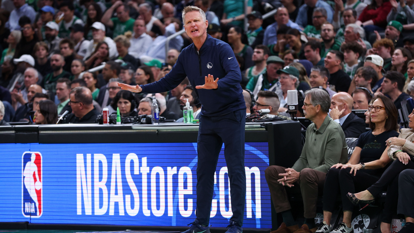 Celtics fans greet Steve Kerr with a chorus of boos after Jayson Tatum's Olympic benching