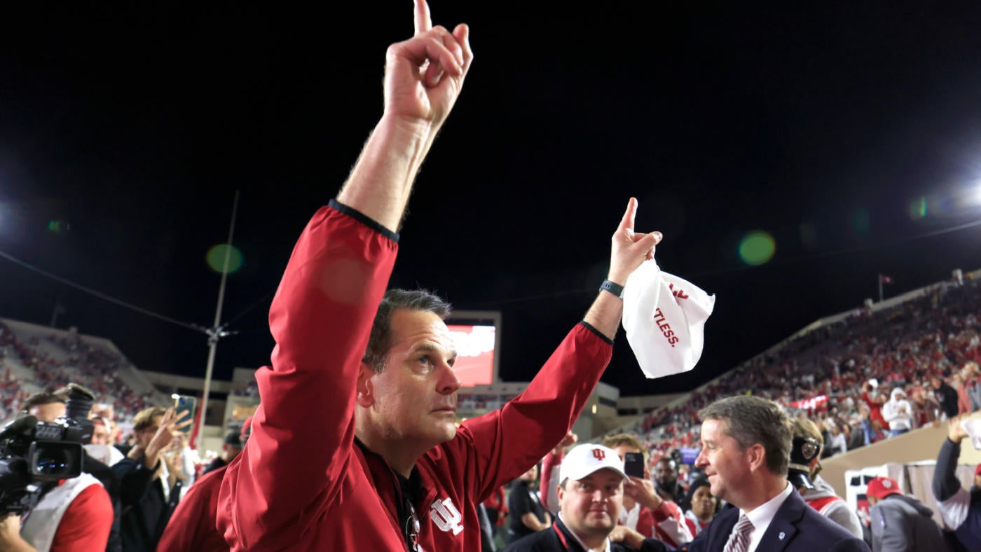 WATCH: Indiana coach Curt Cignetti evokes original 'Google Me' moment after Hoosiers move to 10-0