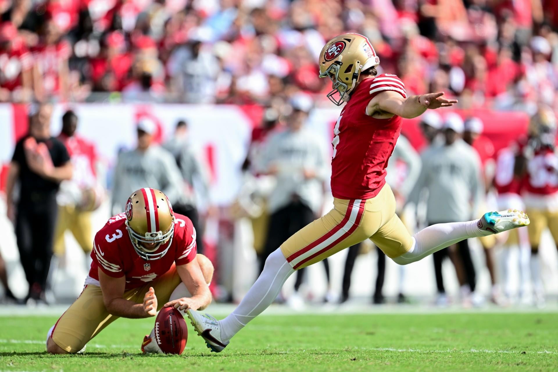 49ers' Jake Moody hits walk-off FG vs. Bucs after three missed kicks, scuffle with Deebo Samuel on sideline