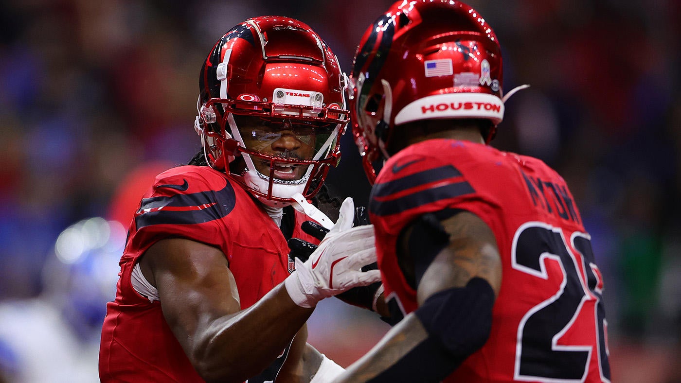 LOOK: Texans' John Metchie III scores first career NFL TD after leukemia diagnosis two years ago