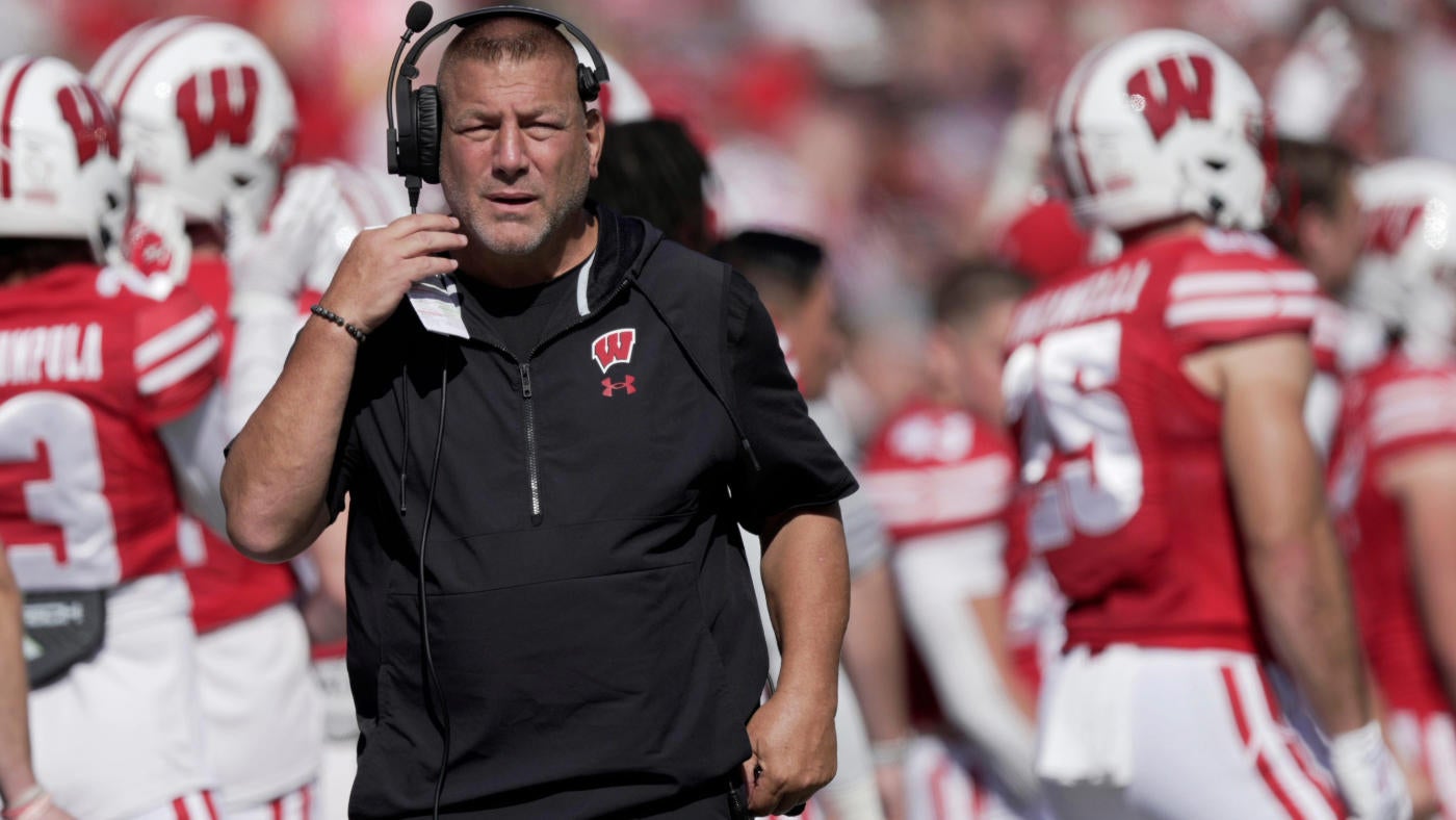 Wisconsin fires offensive coordinator Phil Longo in midst of second season of running Air Raid with Badgers