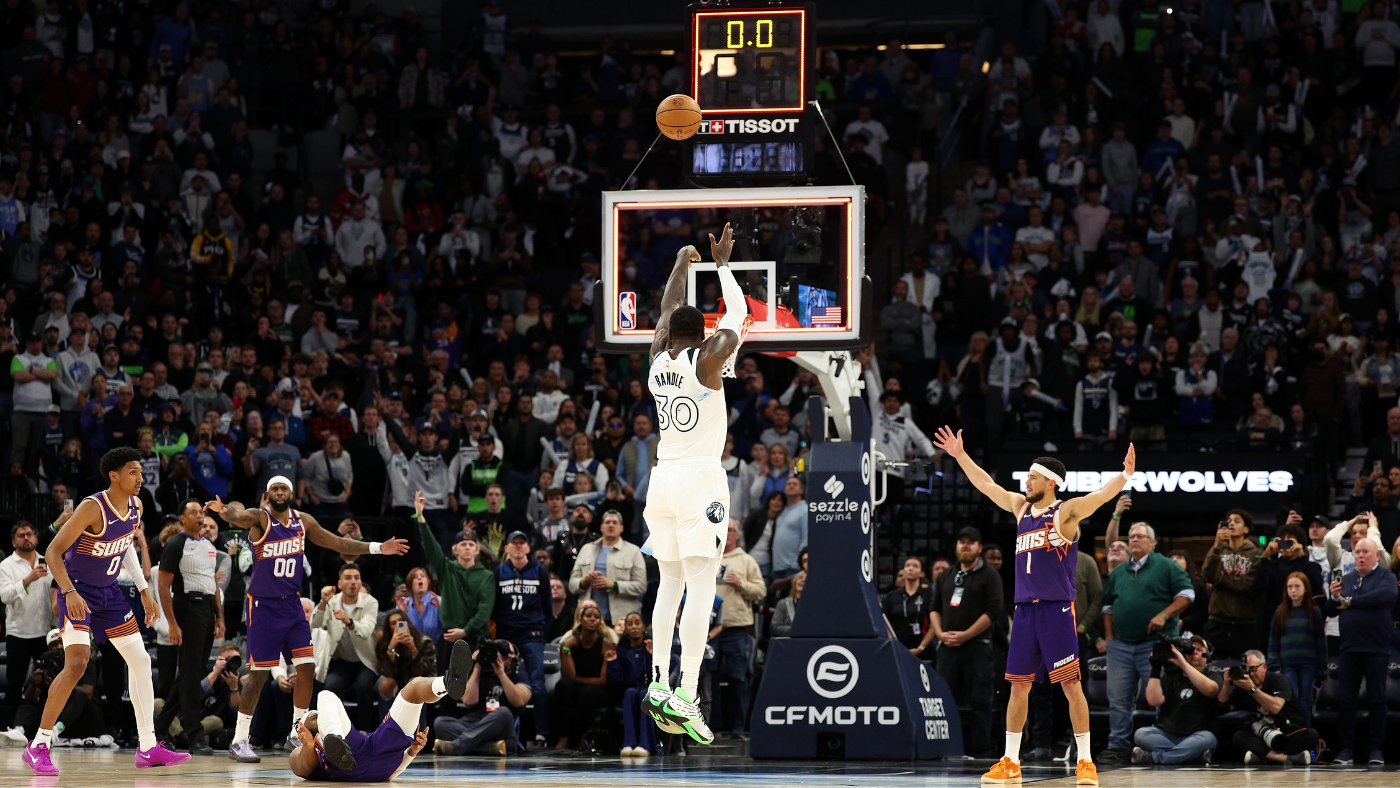 Julius Randle drills multiple buzzer-beaters, including game-winning 3-pointer, to push Wolves past Suns