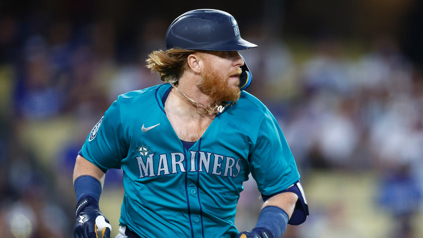 MLB free agency: Veteran infielder Justin Turner agrees to $6 million deal with Cubs, per report