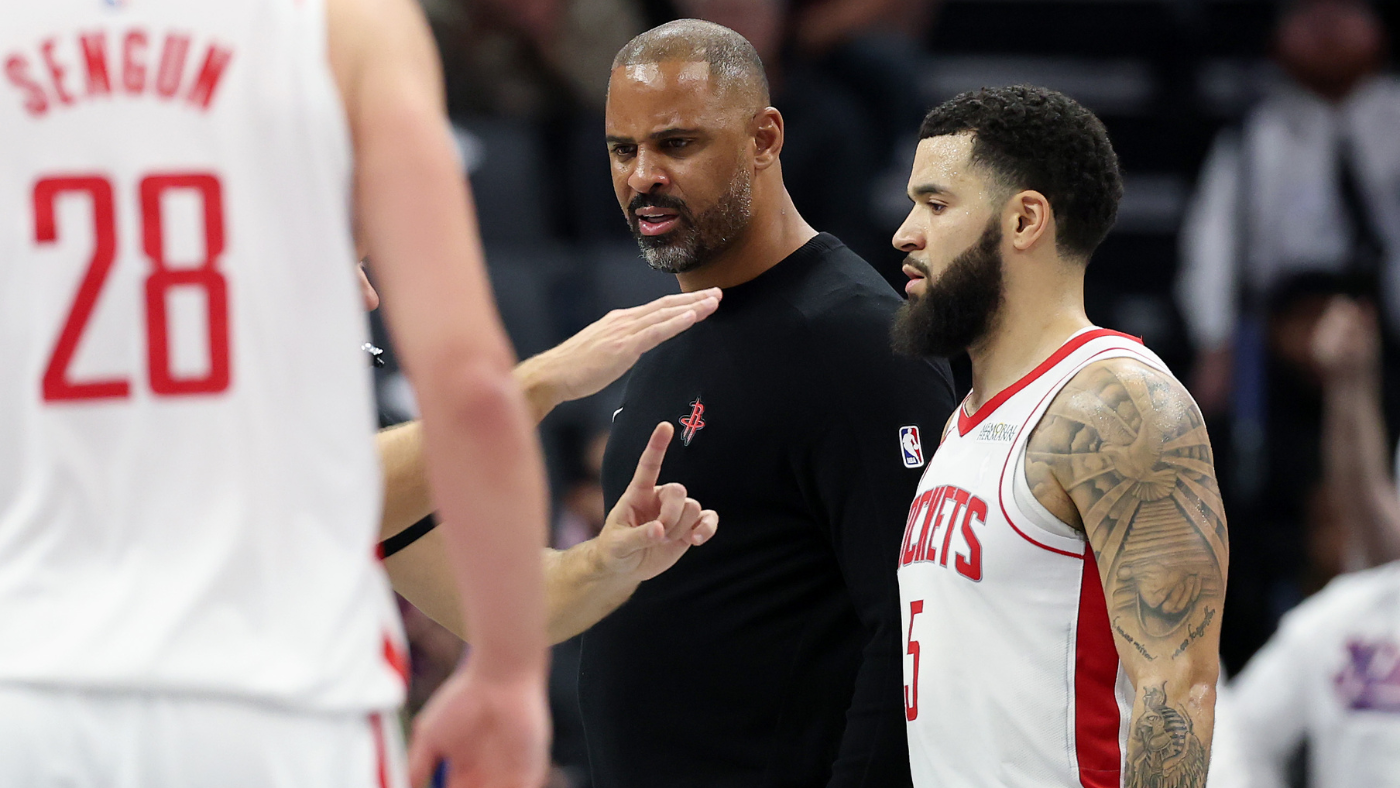 Rockets coach Ime Udoka blasts refs for 'blatant missed calls' in loss vs. Kings: 'Get some f---ing glasses'