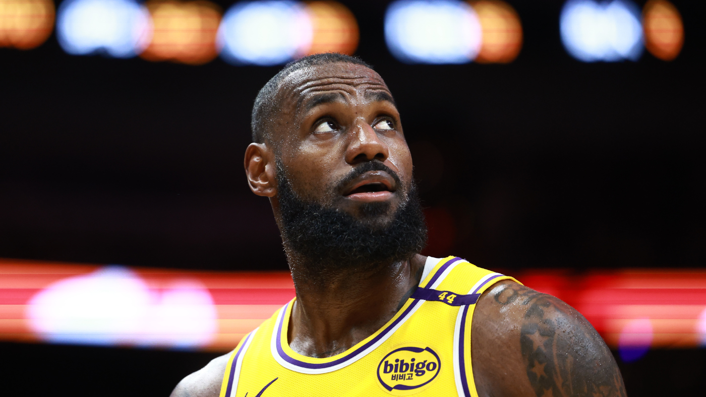 LeBron James calls Lakers' 41-point loss to Heat 'embarrassing,' but this is far from a one-game problem