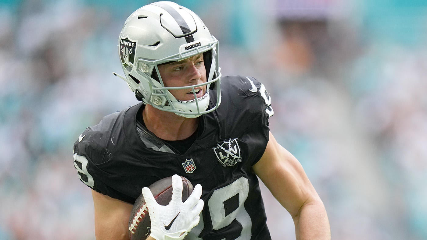 Brock Bowers 'just a different cat,' Raiders HC says; a closer look at first-round TE's historic rookie season