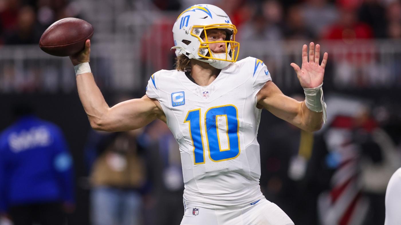 Chiefs vs. Chargers NFL props, Sunday Night Football picks, AI prediction: Justin Herbert over 228.5 yards