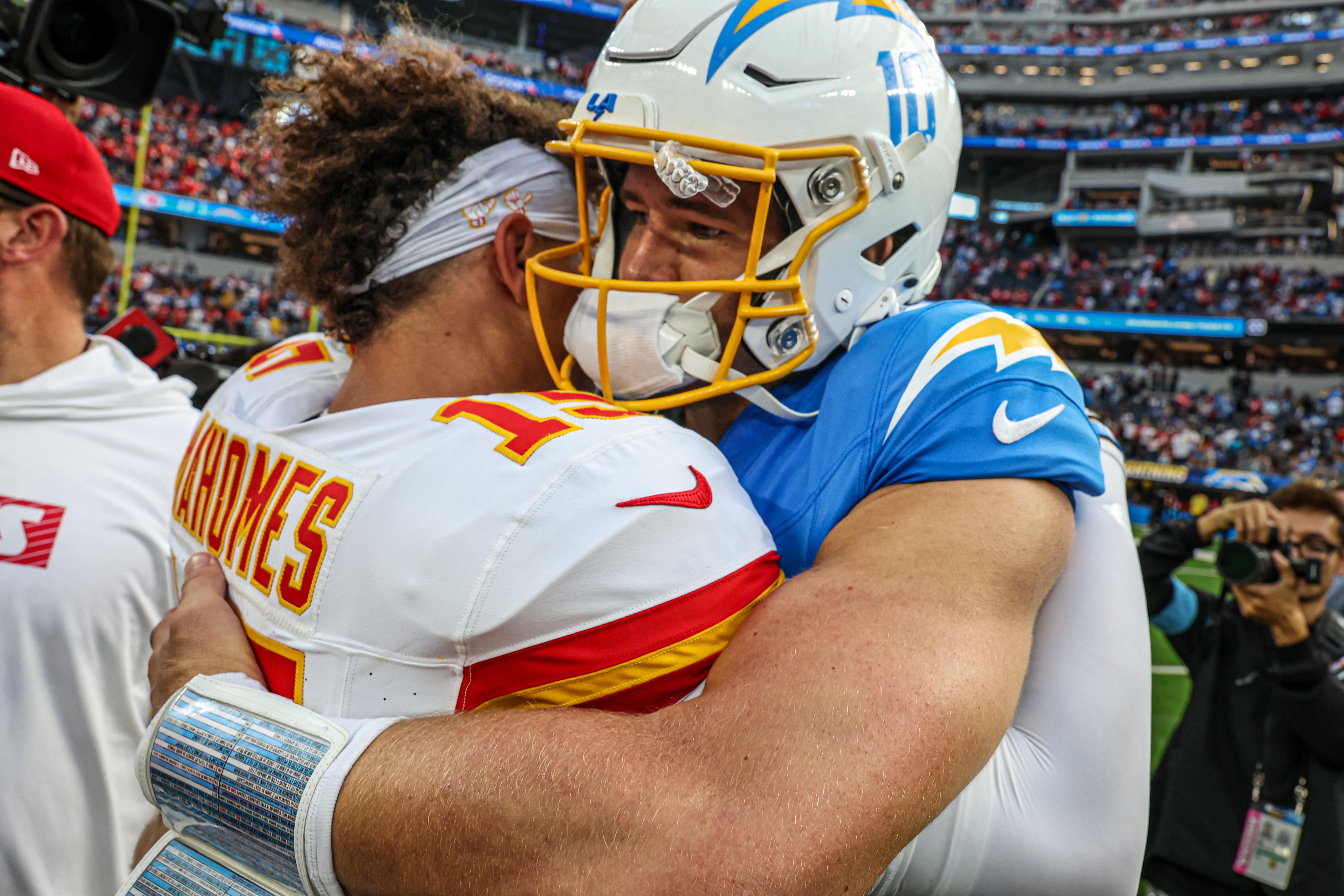 Chiefs vs. Chargers where to watch: TV channel, NFL kickoff time, live stream, spread, odds, 'SNF' prediction