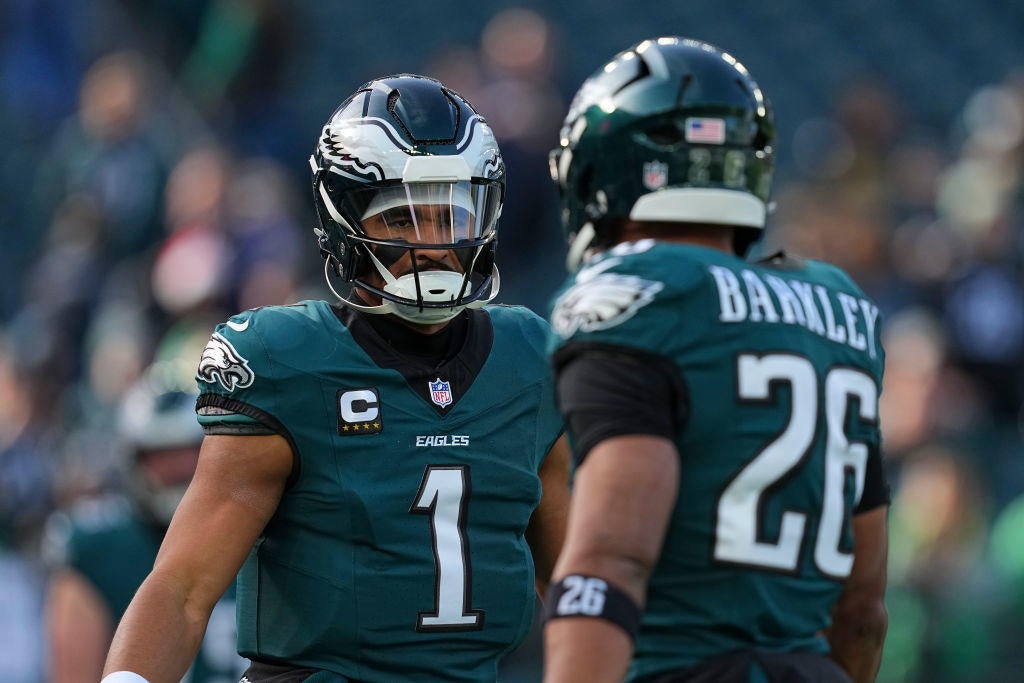 Jalen Hurts showing different version of himself, but winning remains constant for Eagles QB