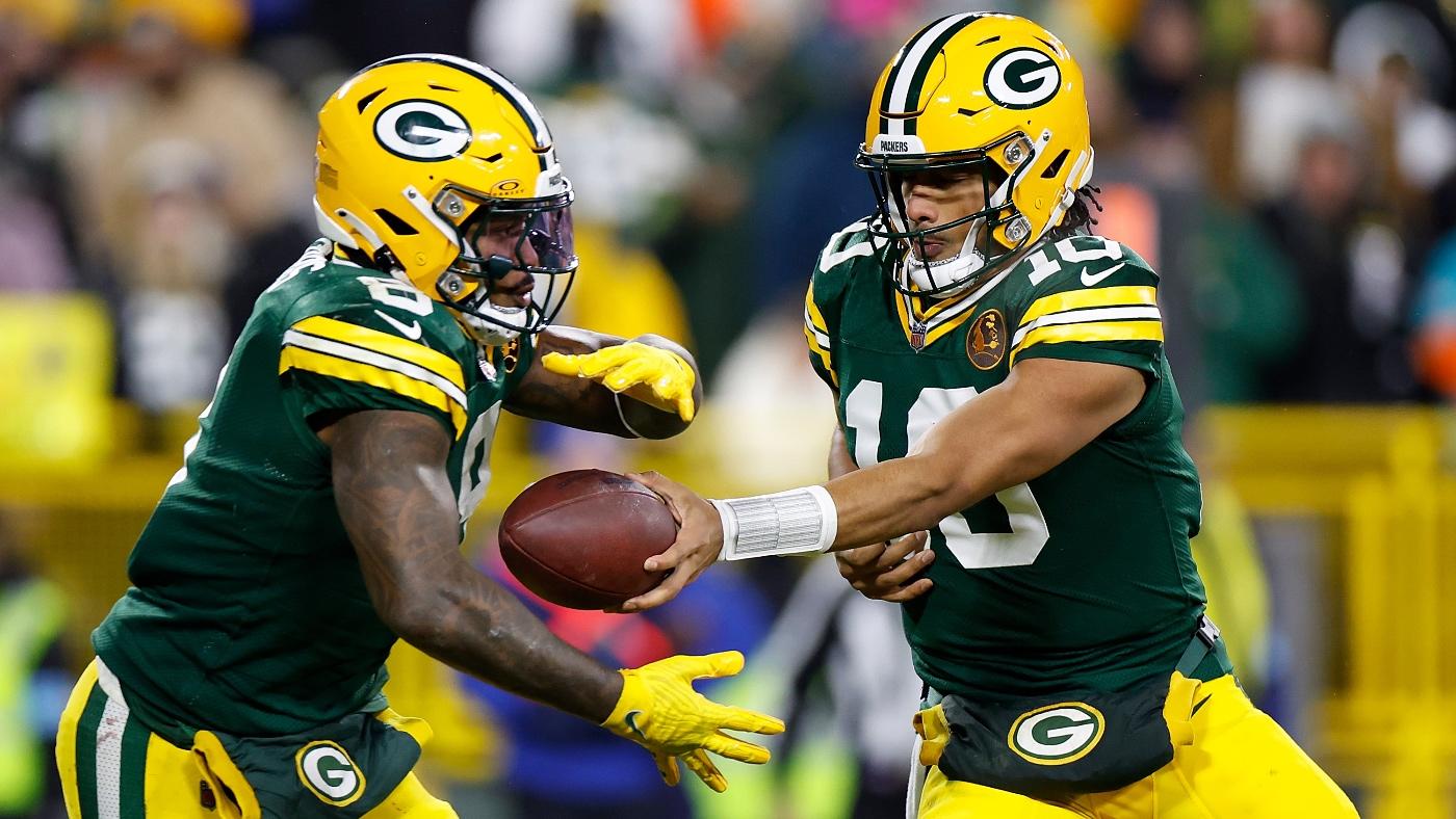 Sunday Night Football prediction, odds, line, spread: Packers vs. Seahawks picks by NFL expert on 74-31 roll