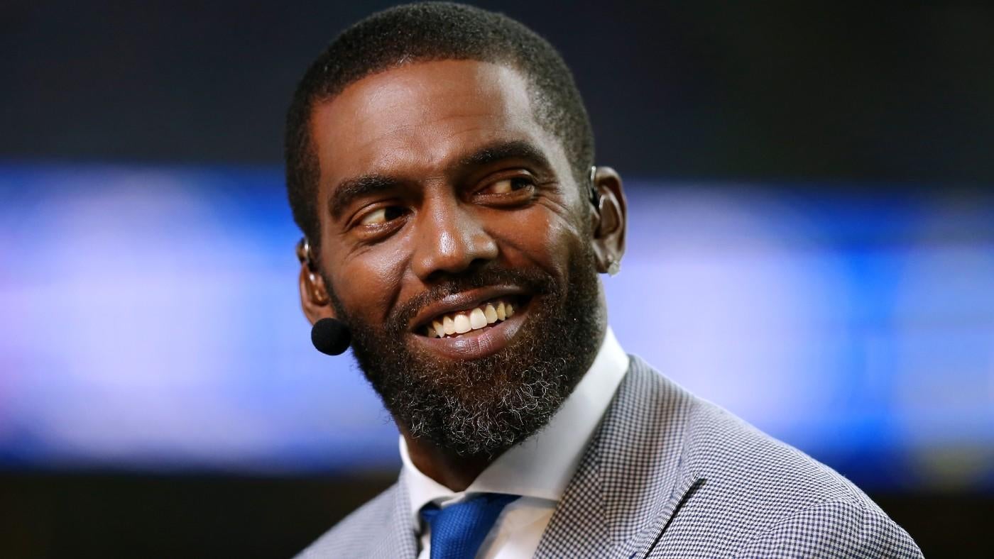 Randy Moss announces battle with cancer, undergoes successful surgery