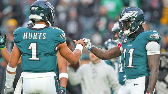getty-jalen-hurts-aj-brown-eagles-pregame.jpg