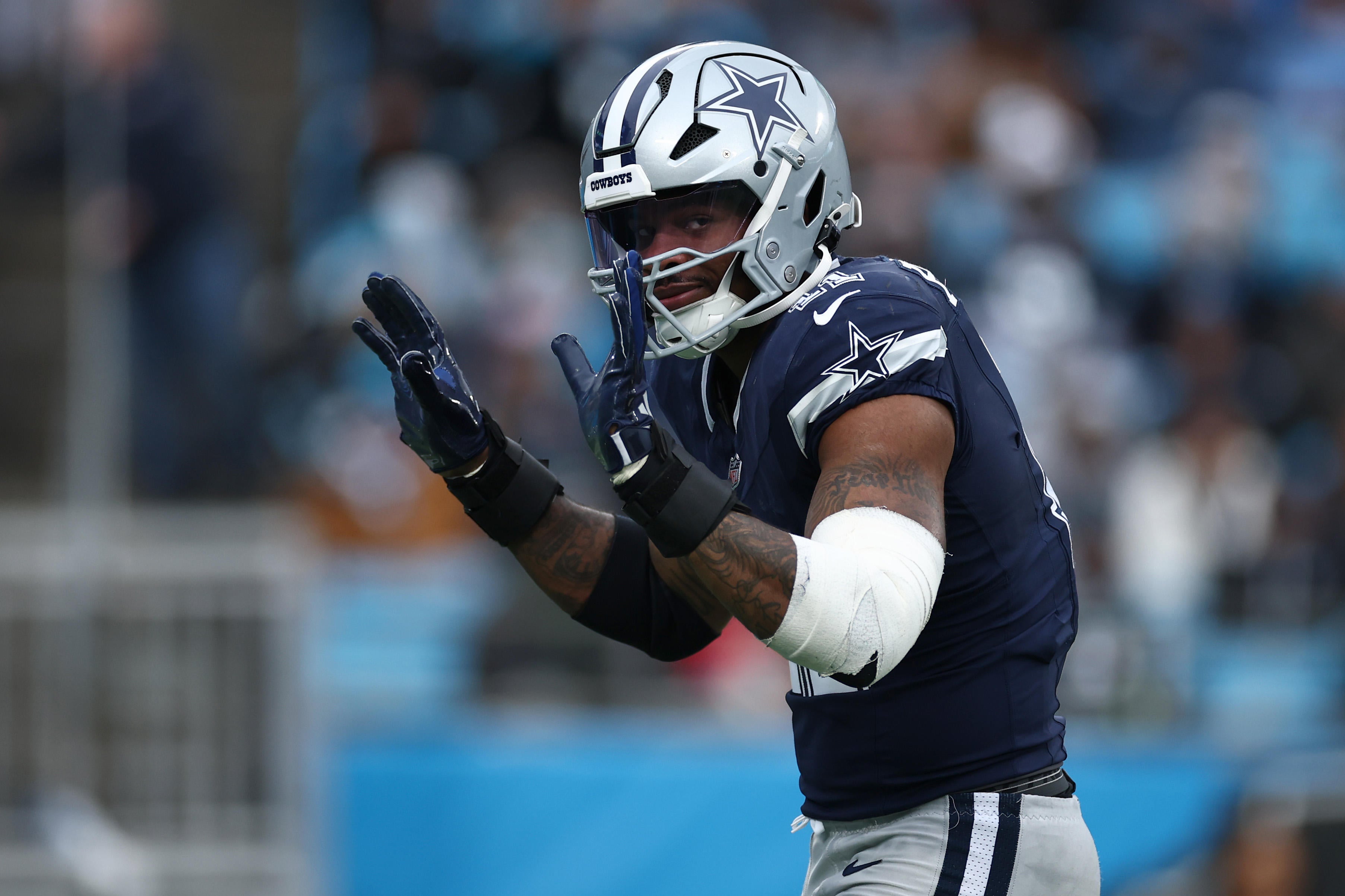 Cowboys All-Pro edge rusher Micah Parsons responds to rumors of possible trade: 'I want to be here'