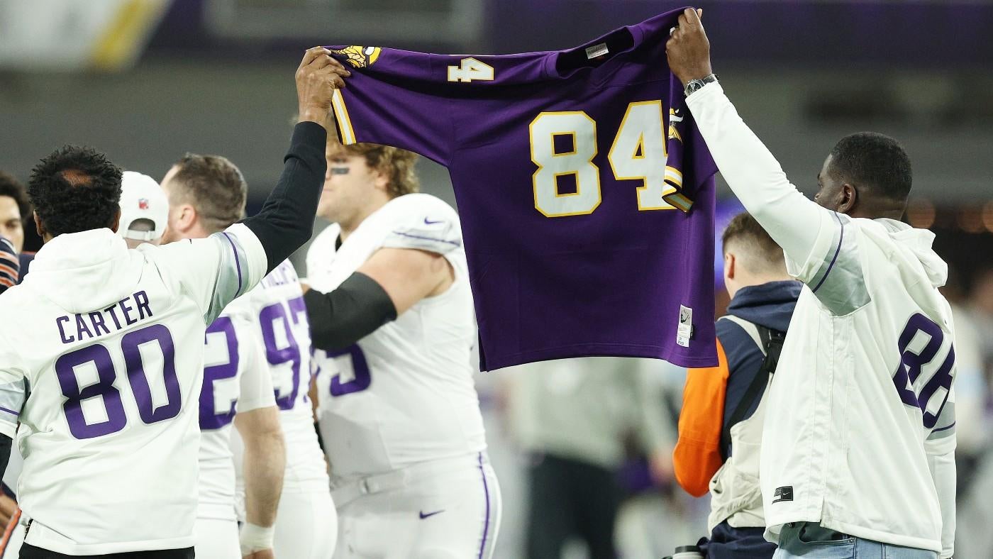 Randy Moss cancer battle: Vikings legend honored pregame, gets shoutout after Justin Jefferson's TD vs. Bears