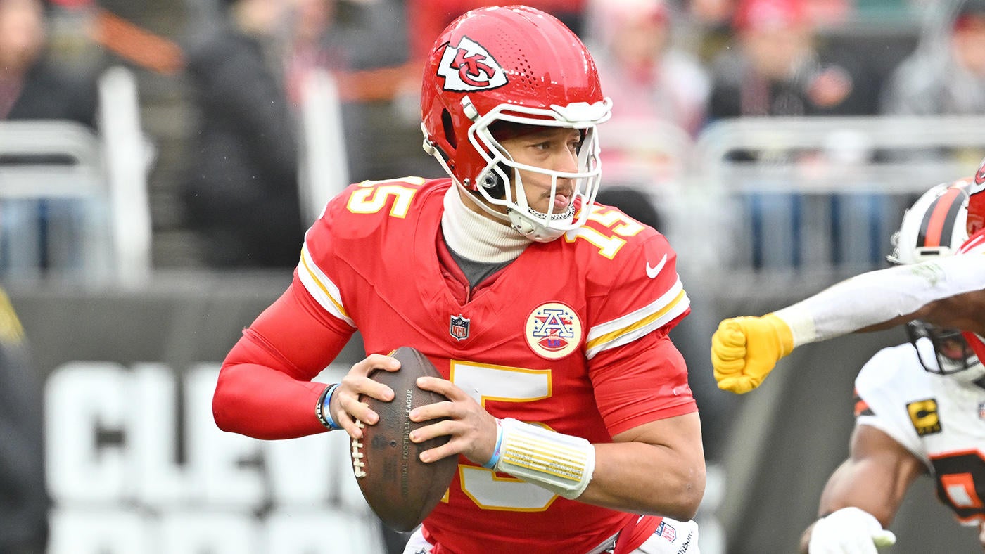 Chiefs' Patrick Mahomes has no injury designation for Week 16 vs. Texans despite high ankle sprain