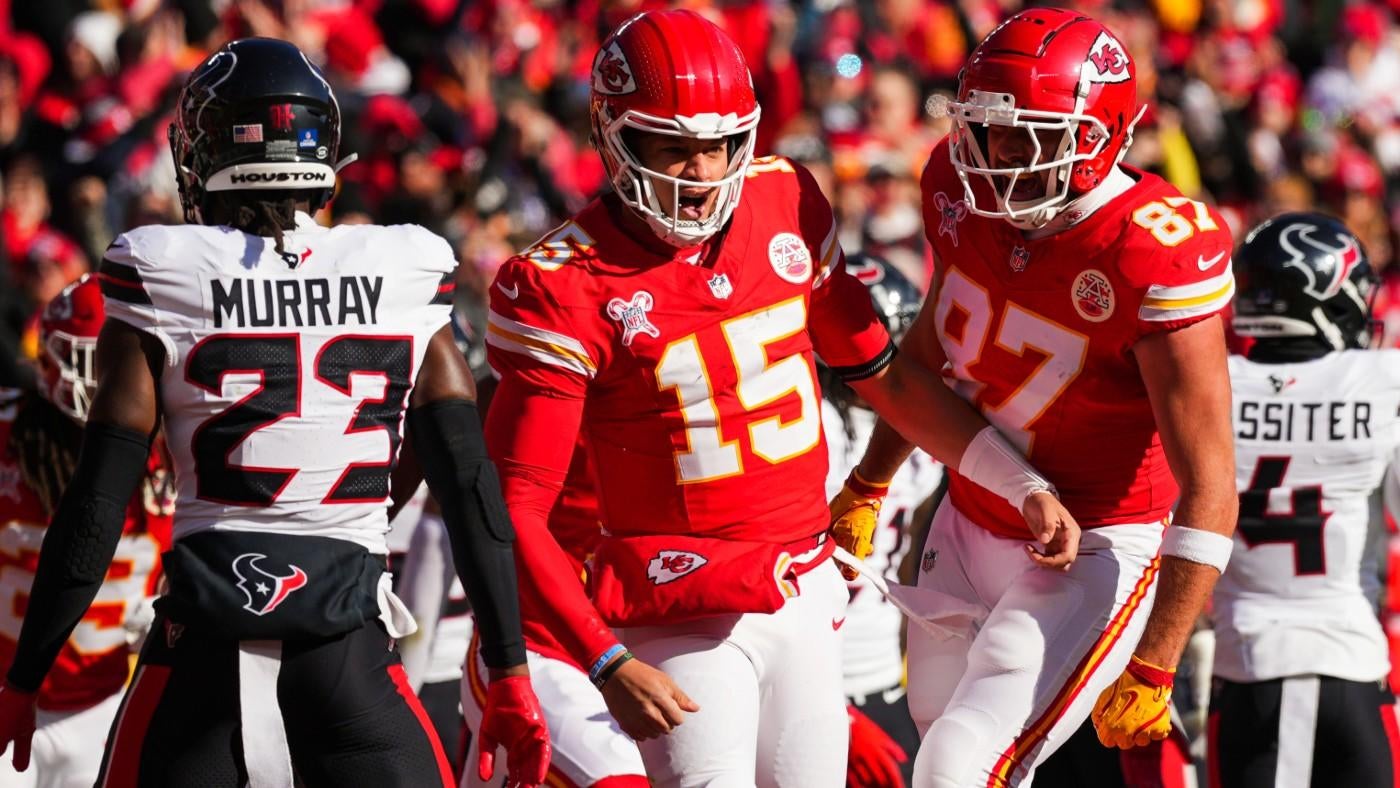 What ankle injury? Chiefs' Patrick Mahomes scrambles for rushing TD vs. Texans on first Kansas City possession