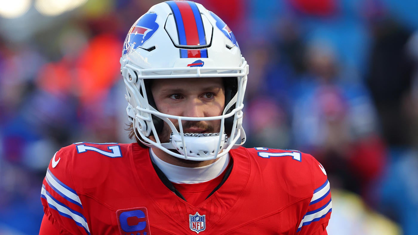 Bills' Josh Allen suffers elbow injury after already playing through broken left hand in win over Patriots