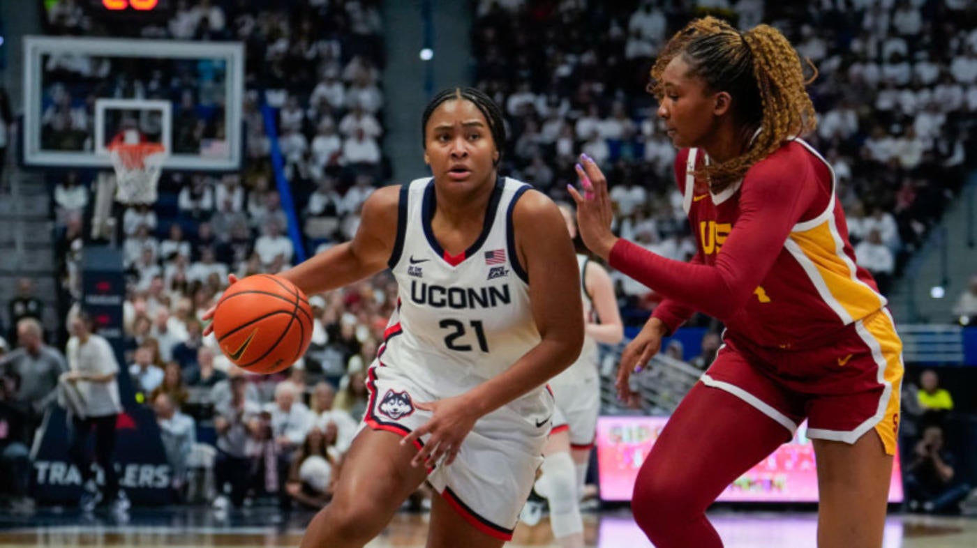 Women's college basketball Freshmen Tracker: UConn shows faith in Sarah Strong, Dani Carnegie keeps rolling