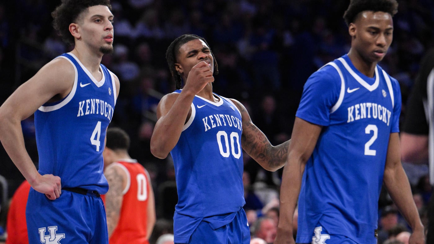 College basketball rankings: Kentucky slips in AP Top 25, No. 2 Auburn gains on top-ranked Tennessee