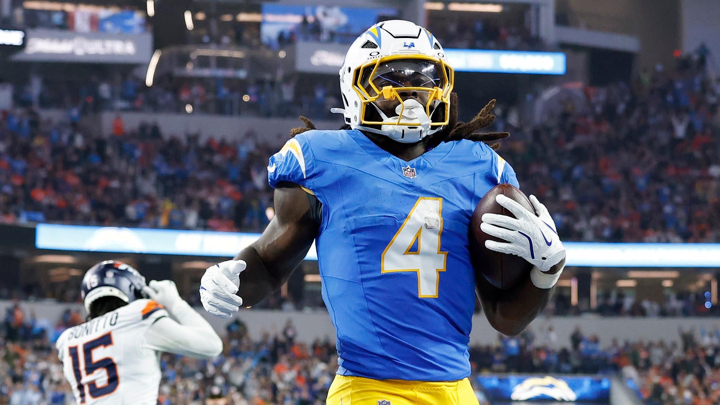 Fantasy football waiver wire, Week 17 picks: Players to target include Marquise Brown and Gus Edwards