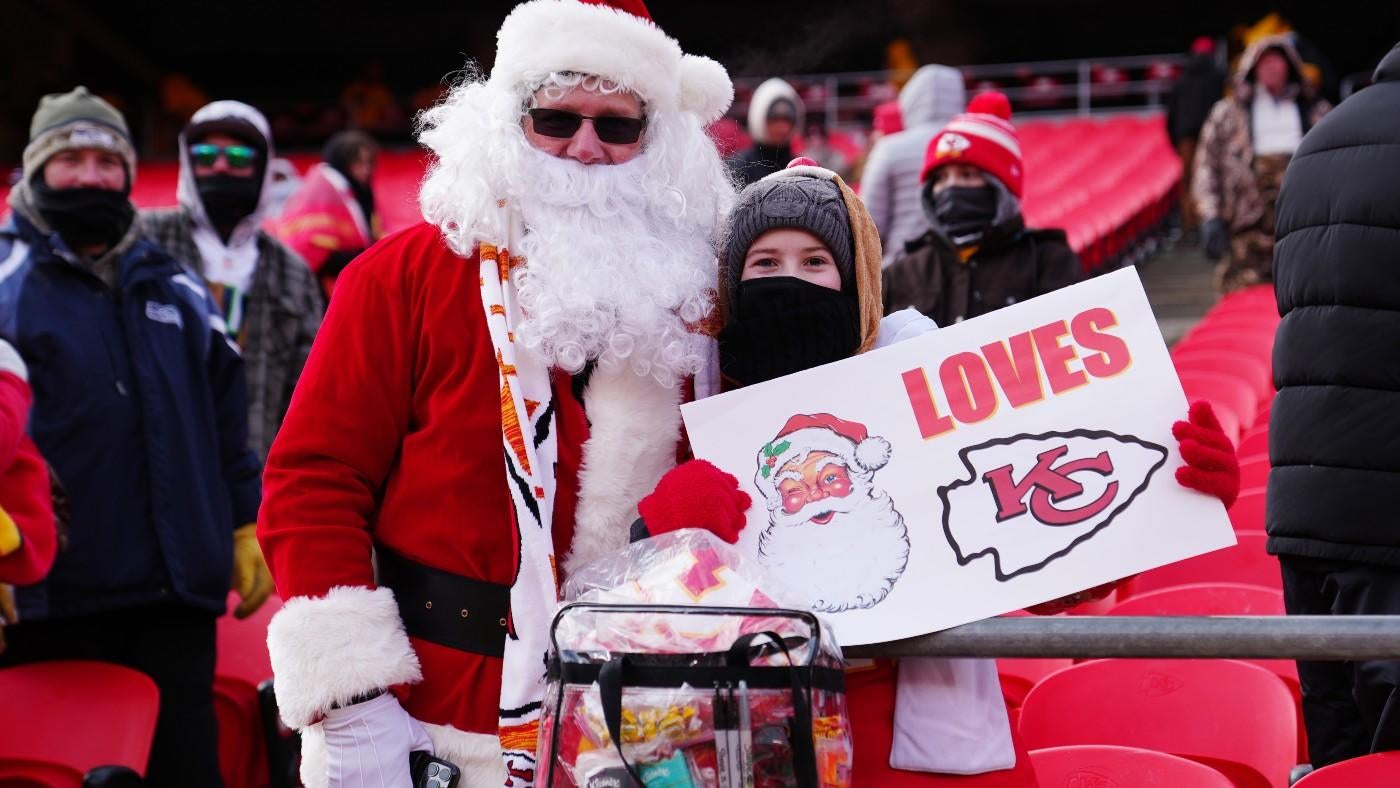 NFL picks and best bets for the Christmas doubleheader, plus Saints-Packers grades and Prisco's Power Rankings