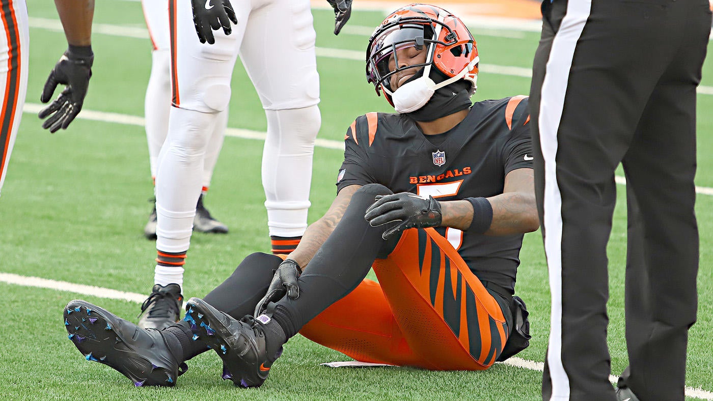 Tee Higgins injury update: Bengals WR questionable for must-win game vs. Broncos with ankle, knee issues