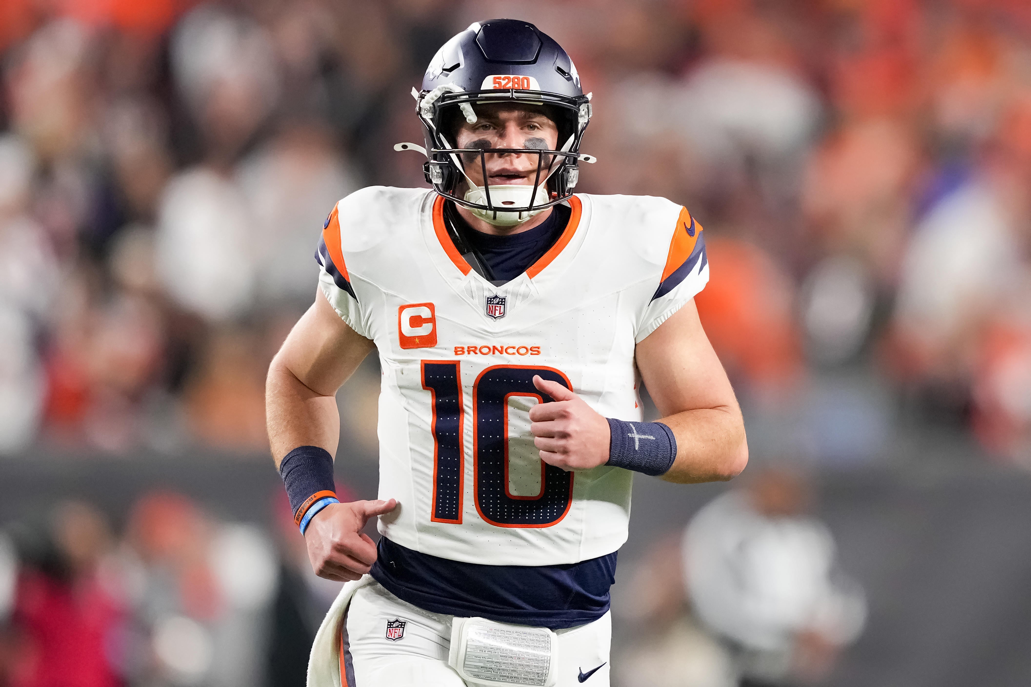 Fantasy Football Playoffs Week 18 Start 'Em & Sit 'Em Quarterbacks: Bo Nix, Jared Goff close out strong