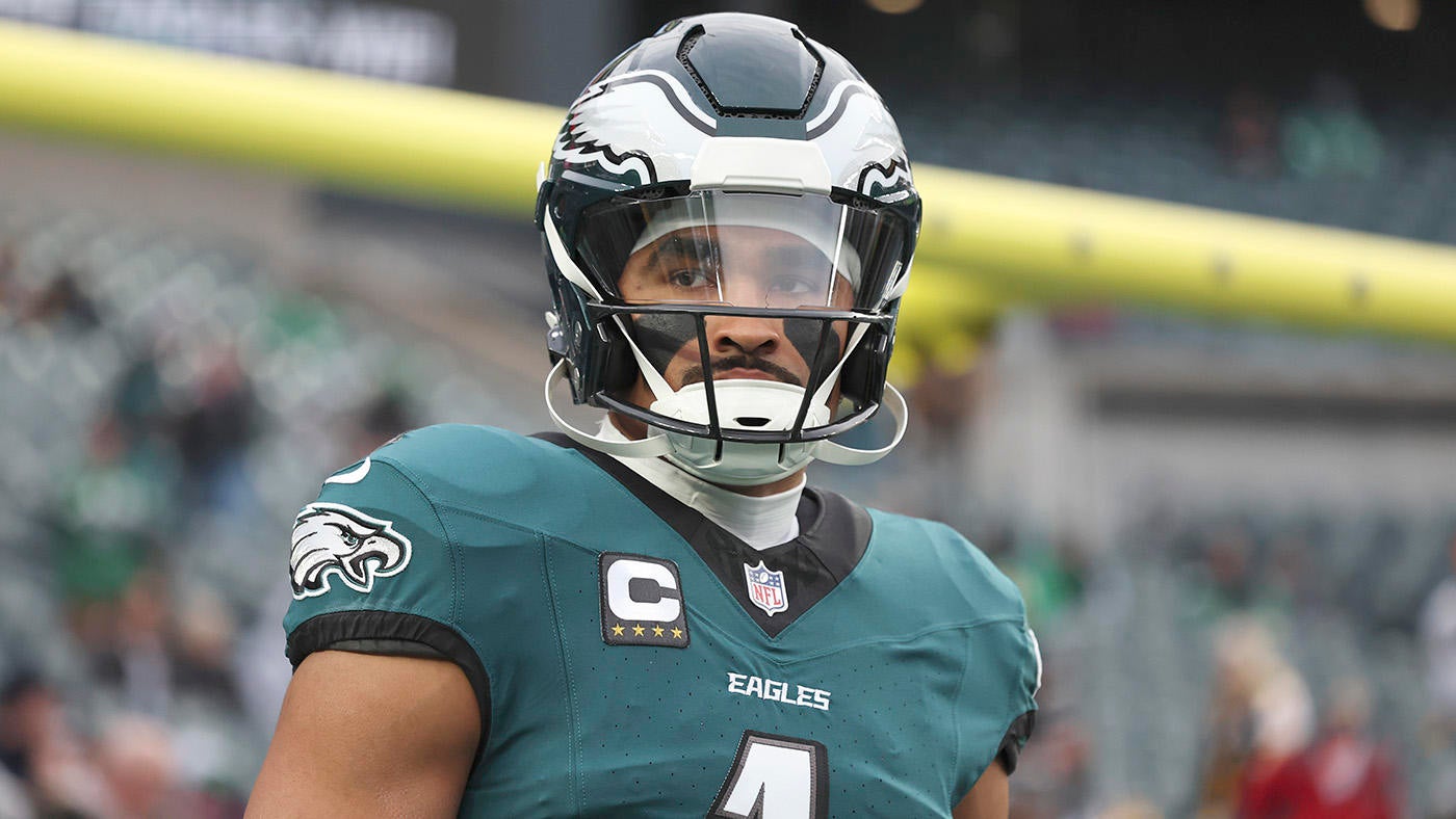 Jalen Hurts injury update: Eagles QB present at team walkthrough, expected to return for playoff opener