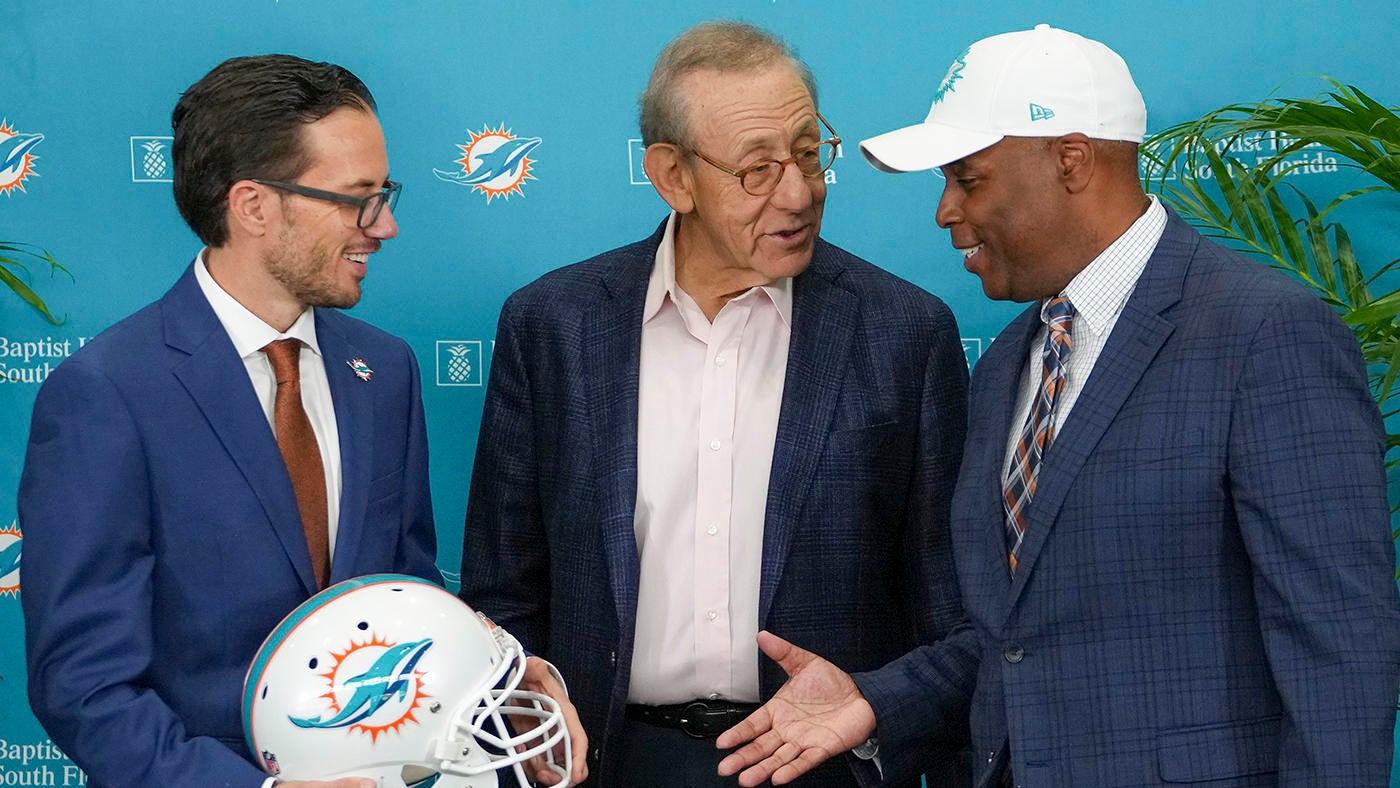 Dolphins owner states confidence in GM Chris Grier after Mike McDaniel misses NFL playoffs for first time