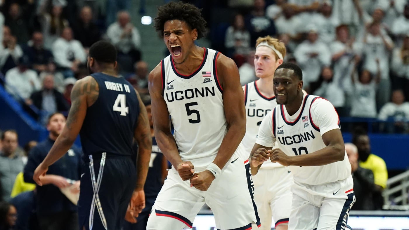 College basketball picks, schedule: Predictions for UConn vs. Georgetown and more Top 25 games on Saturday