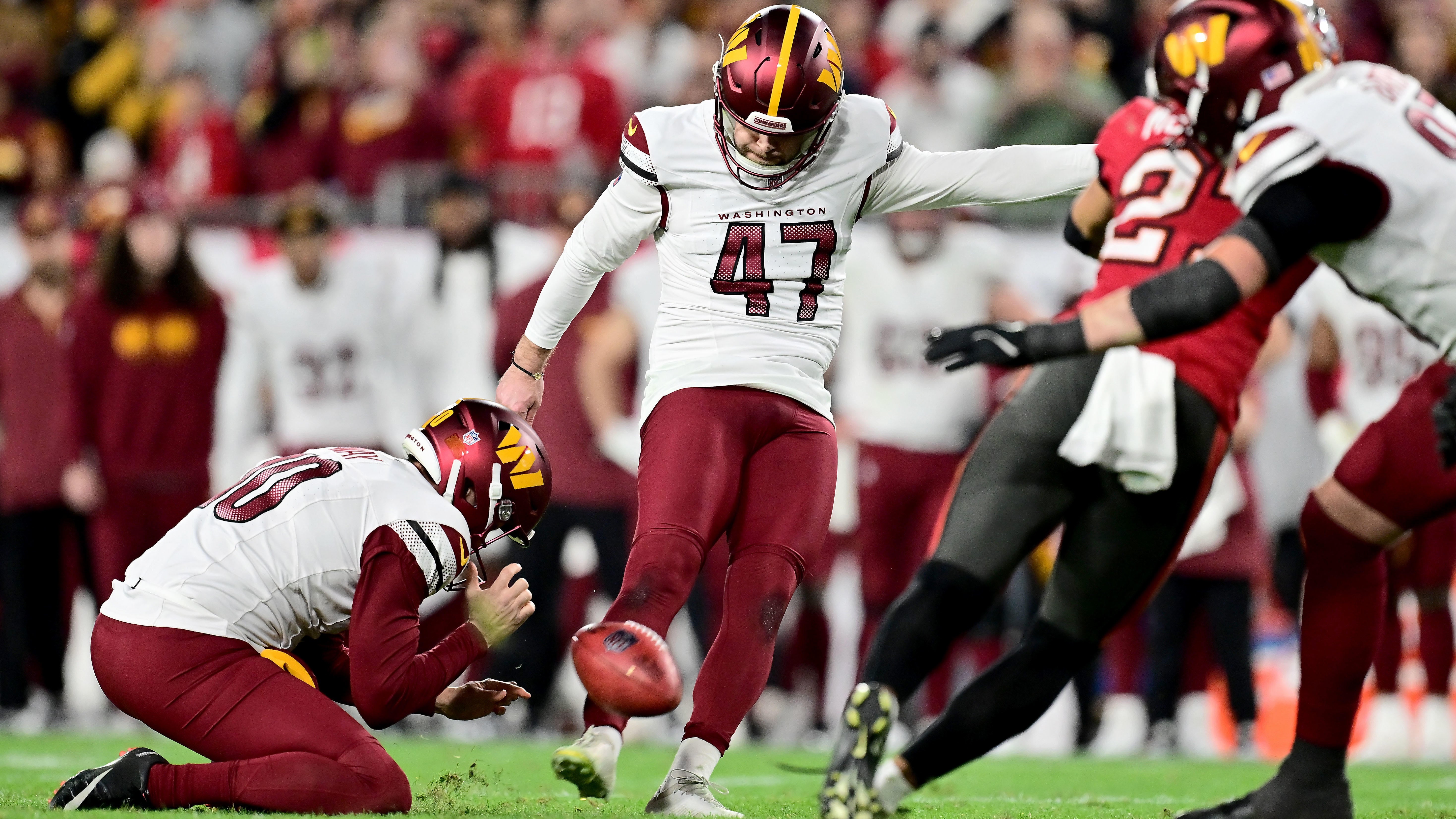 Commanders' Zane Gonzalez discusses OCD that caused pre-kick routine vs. Buccaneers: 'It's who I am'