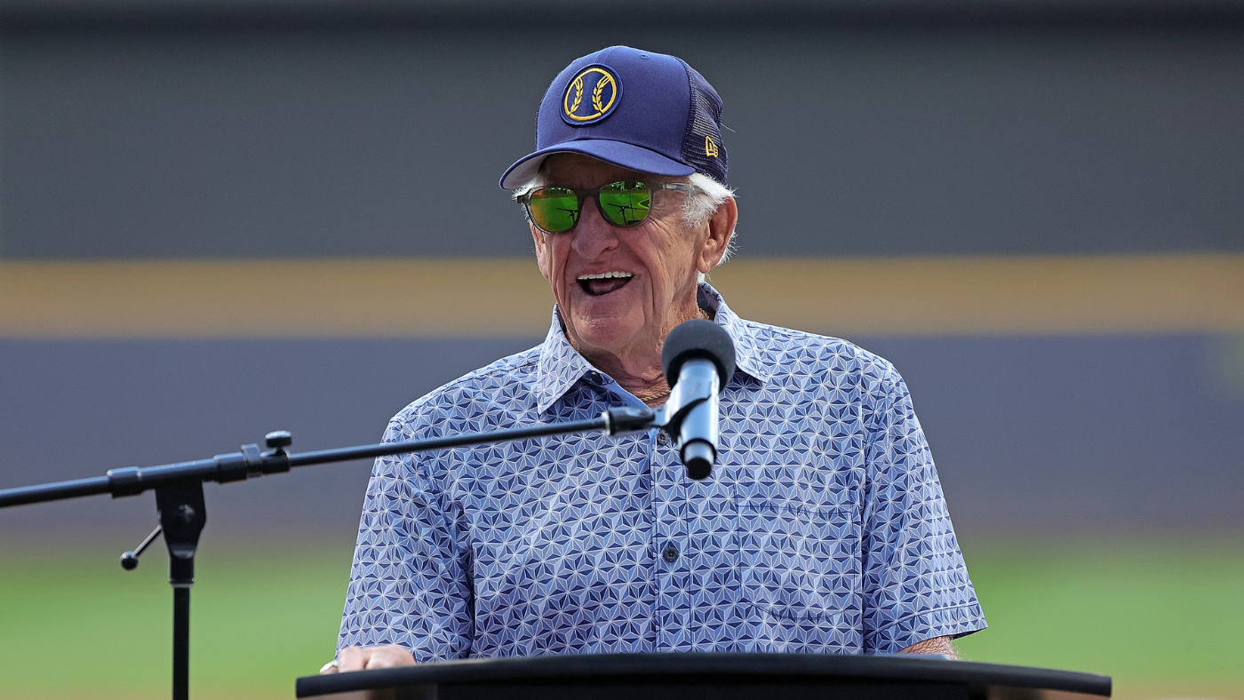 Bob Uecker dies at 90: Iconic Brewers broadcaster called games for 54 years, starred in 'Major League'