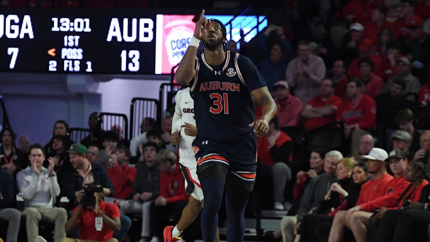 No. 1 Auburn survives Georgia's flurry in final seconds to win without Johnni Broome and Tennessee up next