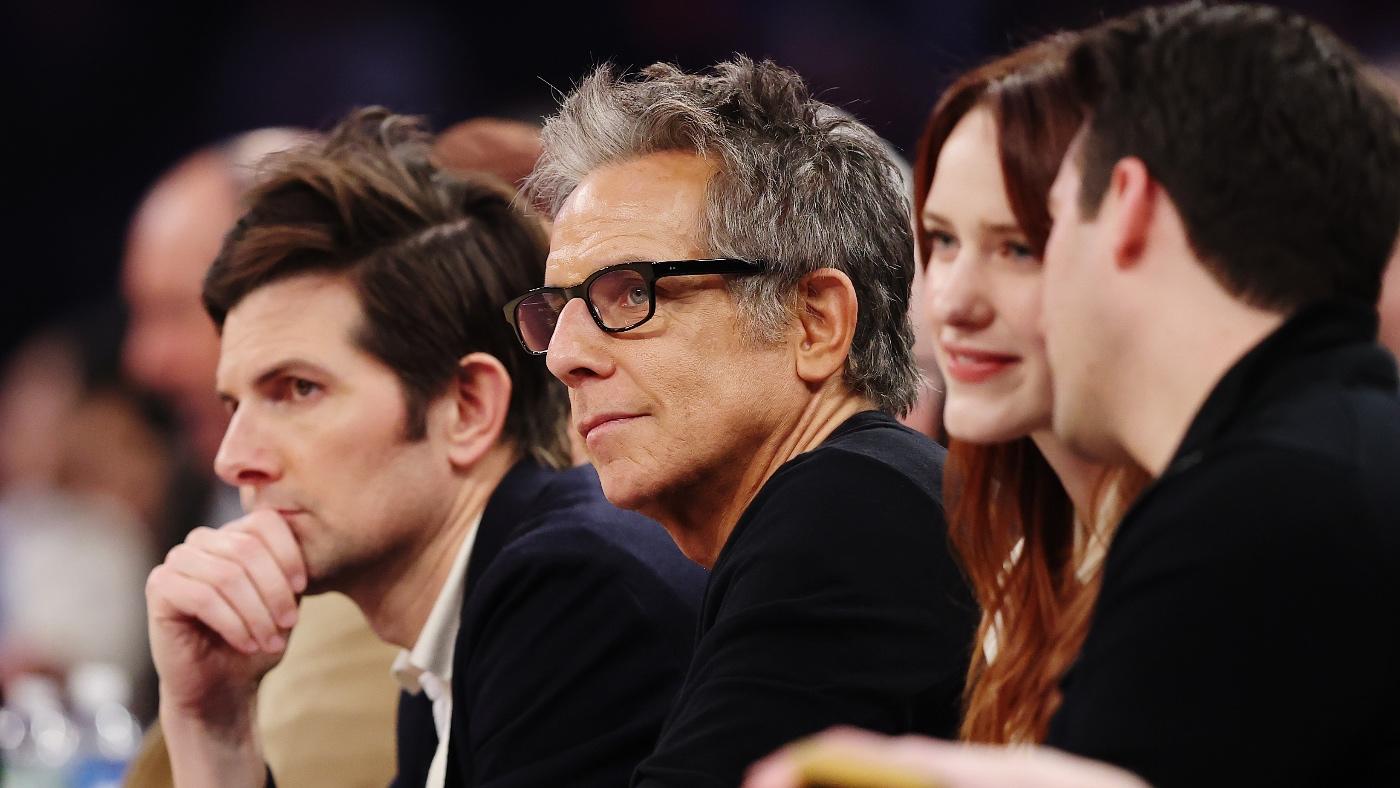 Watch as Knicks fan celebrates with Ben Stiller after hitting half-court shot to win a new car