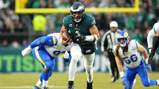gettyimages-2194758807-jalen-hurts-philly-qb-44-yard-td-run-1q-2024-nfc-div-1400.gif