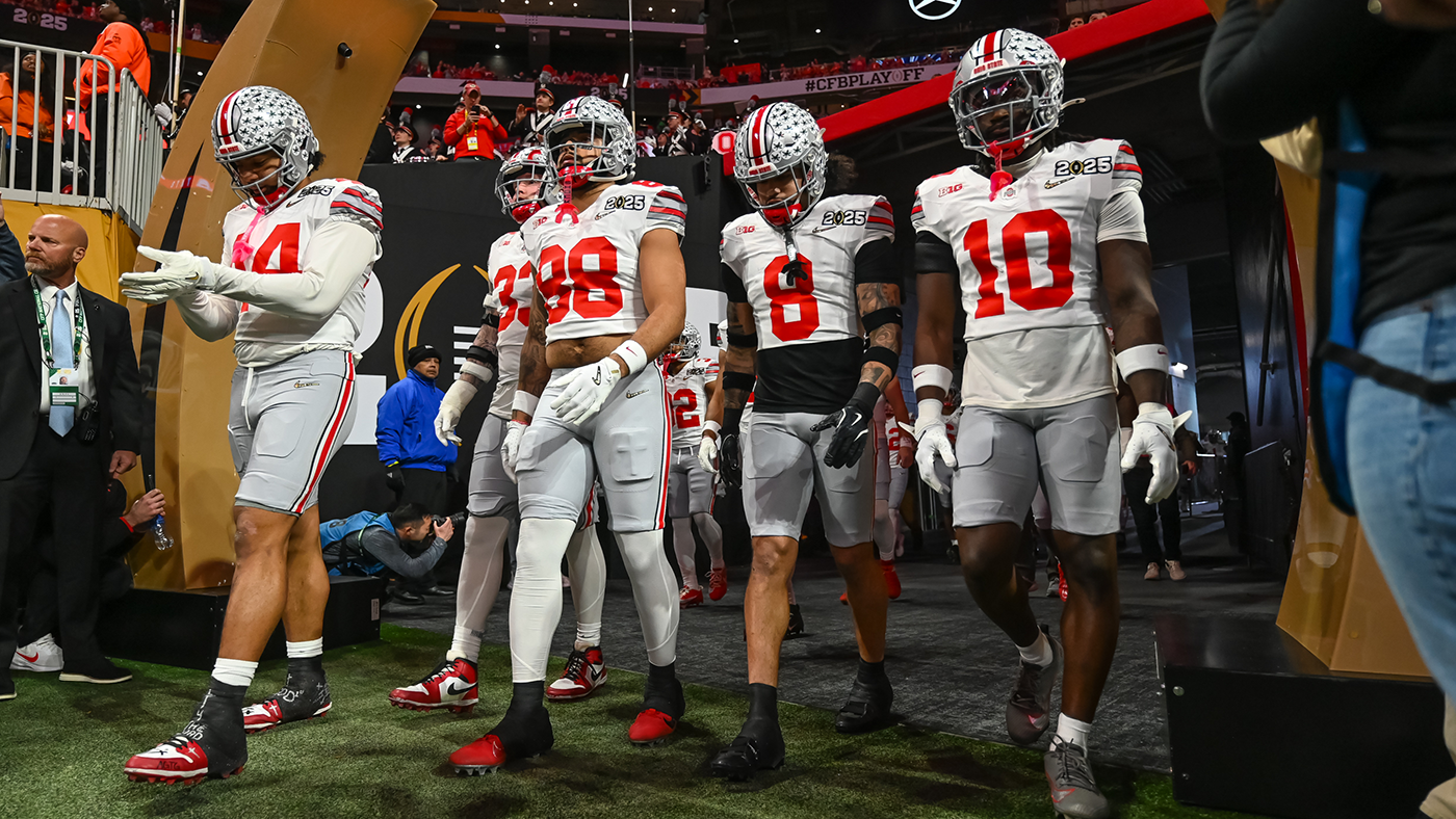 AP Top 25 poll: Ohio State tops final college football rankings as Notre Dame, Oregon finish right behind