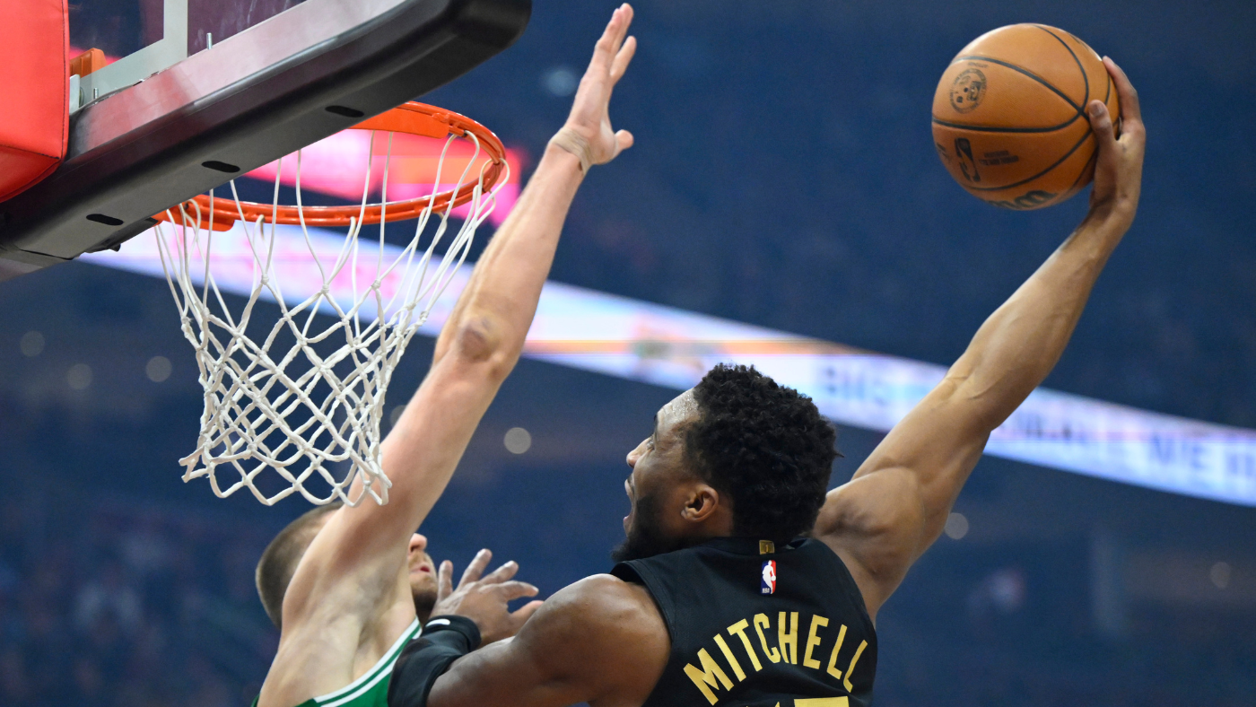 WATCH: Cavaliers' Donovan Mitchell throws down dunk of the year candidate in showdown with Celtics