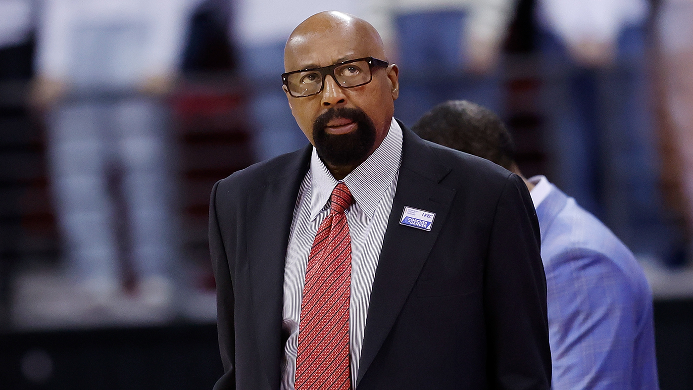 Mike Woodson resigning at Indiana? Hoosiers coach in talks with alma mater to step down from post, per reports