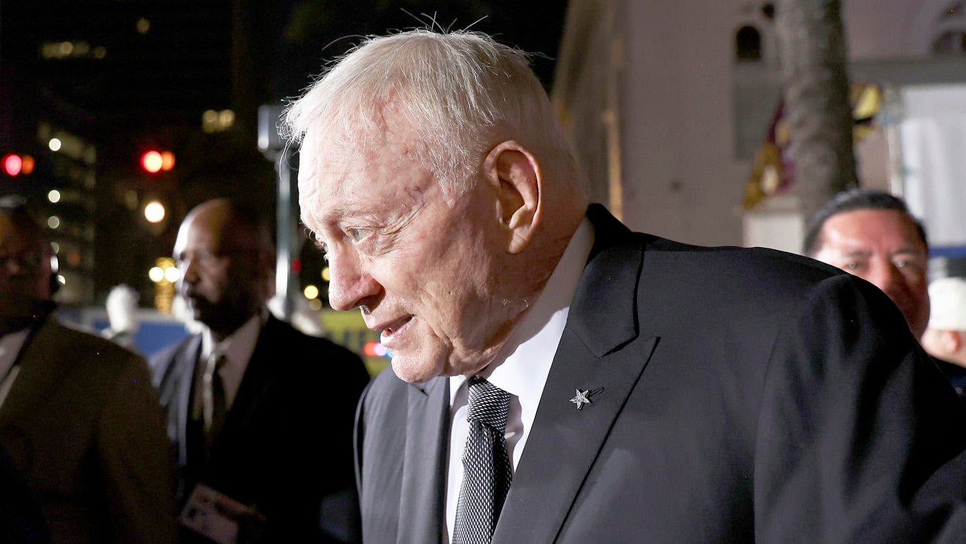 Jerry Jones says it's 'a shocker' Cowboys not in this year's Super Bowl: 'I wouldn't have signed Dak Prescott'