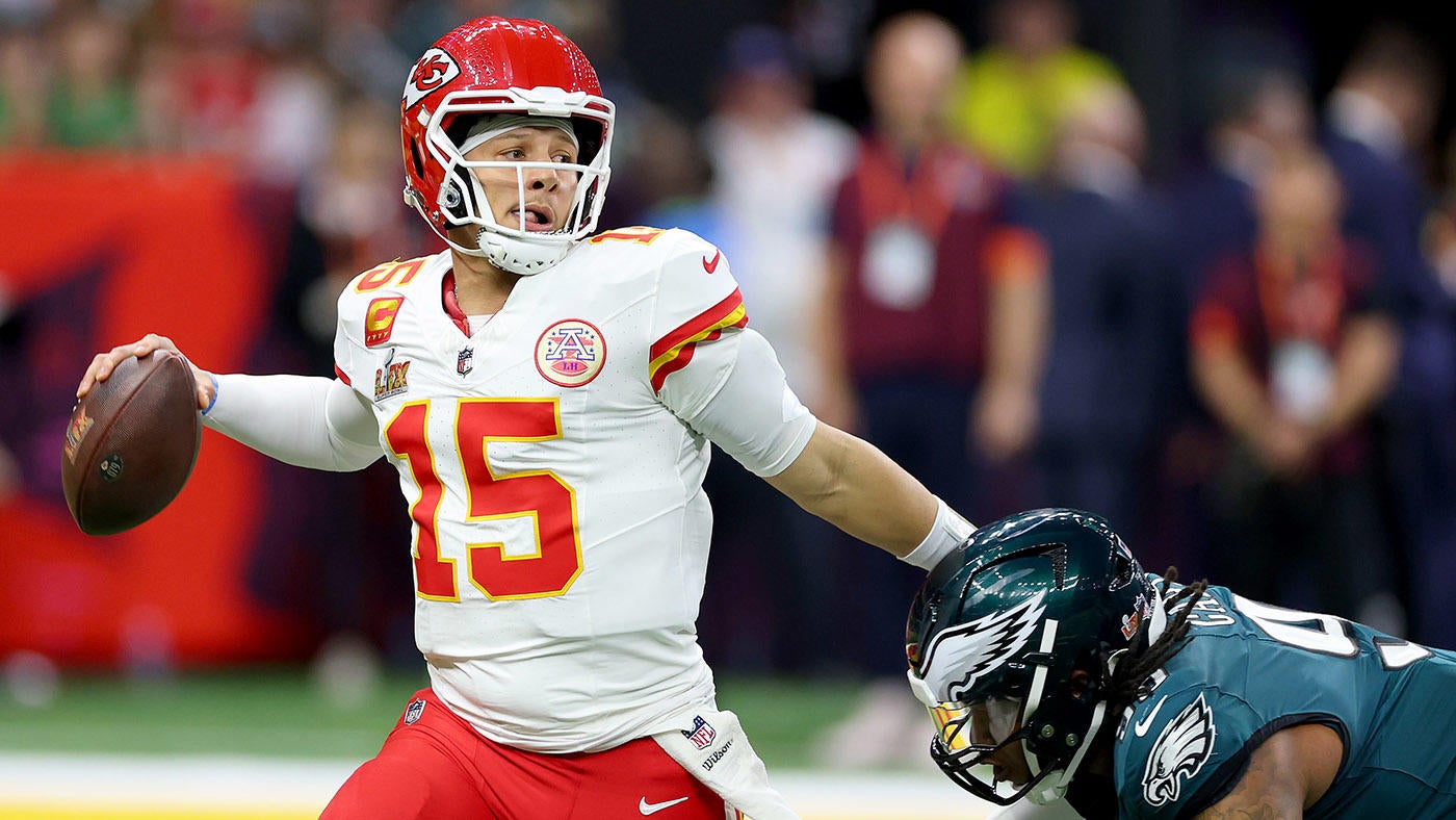 Chiefs, Patrick Mahomes shut out in first half by Eagles defense in historic Super Bowl meltdown