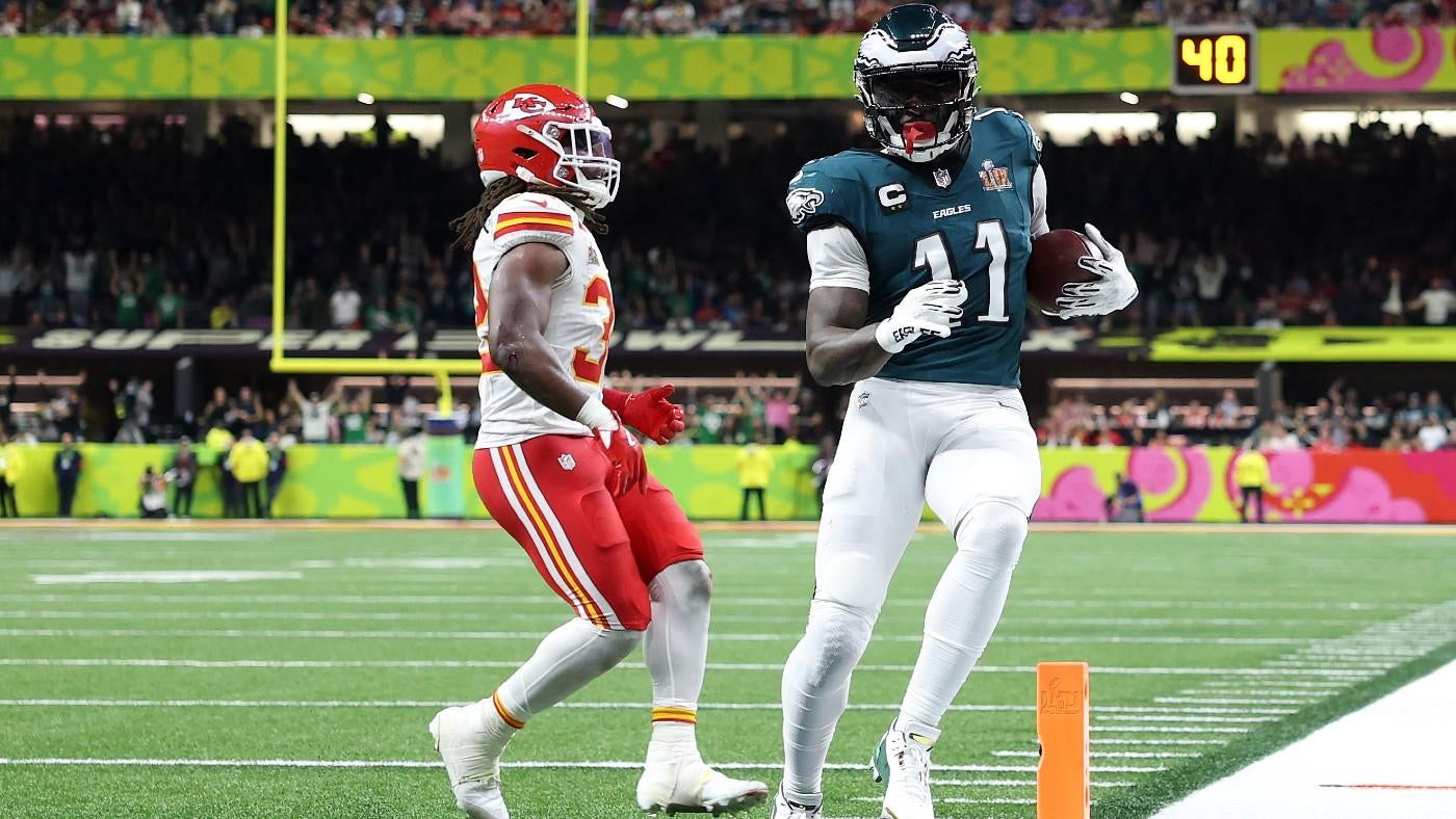 2025 Super Bowl: A.J. Brown breaks out 'Inner Excellence' book after Eagles touchdown vs. Chiefs