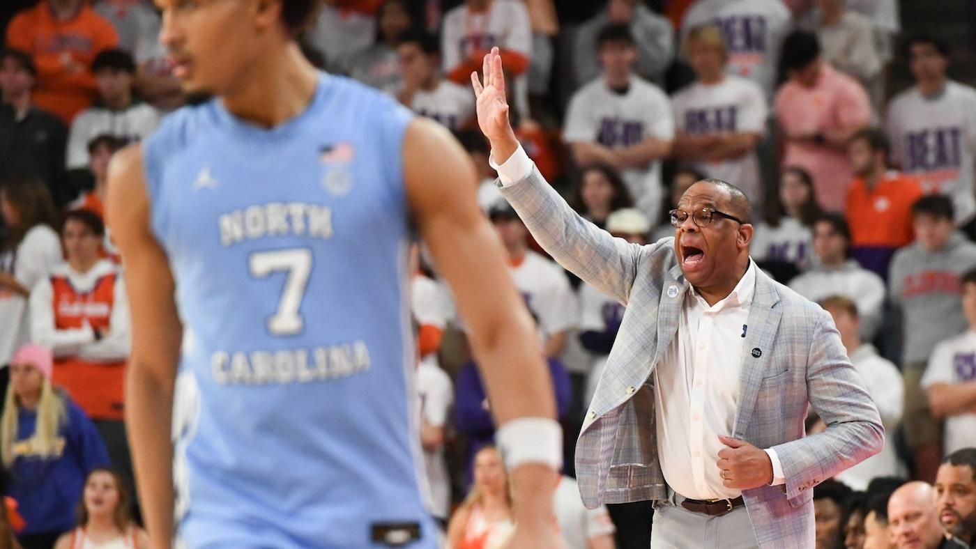 North Carlolina coach Hubert Davis 'just sad' about team's lack of urgency after blowout loss to Clemson